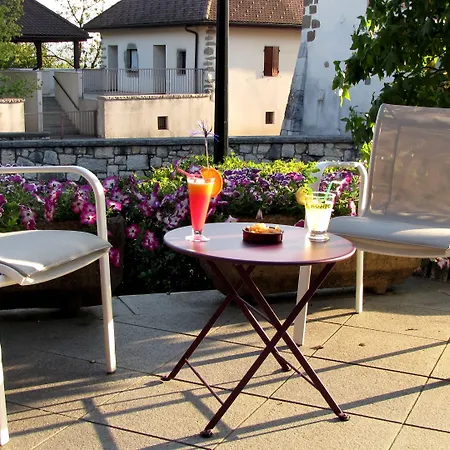 Hotell Logis Annecy Nord / Argonay